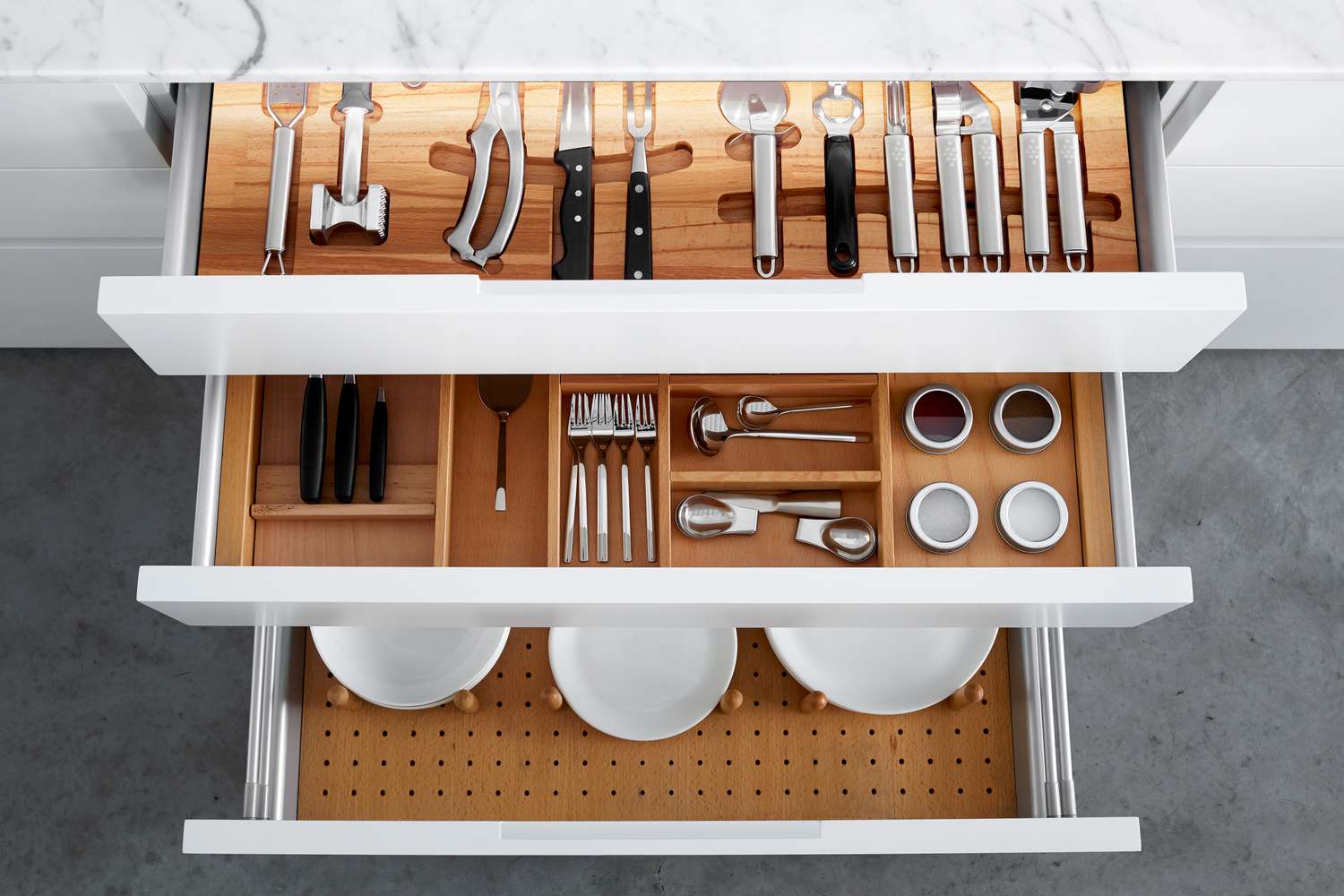 Organize Your Kitchen: Essential Tools for a Clutter-Free Space